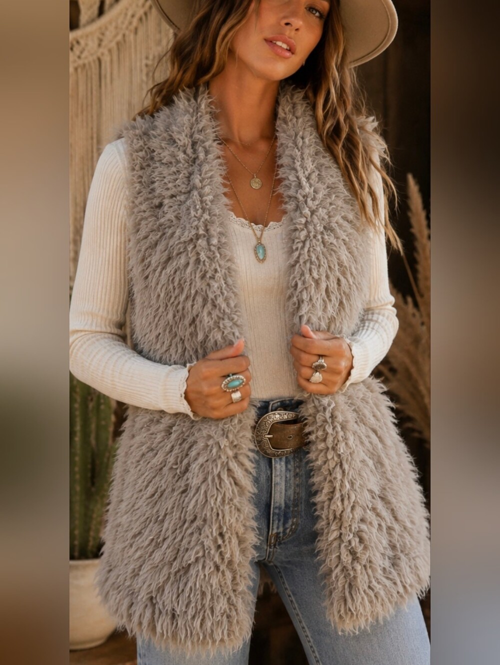 Ashley by 26 International Gray Shaggy Faux Fur Vest Size Medium Boho Y2K